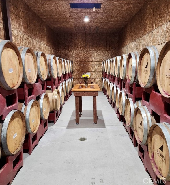 50645 Lockwood Road, Lockwood CA: https://media.crmls.org/medias/85318dfd-aaef-4bf9-93a9-32d24bec8205.jpg