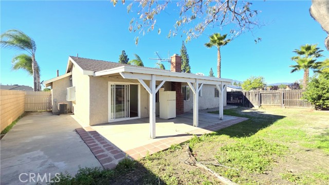 Detail Gallery Image 3 of 21 For 7575 Kempster Ct, Fontana,  CA 92336 - 3 Beds | 2 Baths