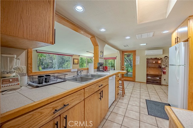 9977 Incline Road, El Portal CA: https://media.crmls.org/medias/8532dffb-e1cd-4758-ba8b-f0c14fcd0638.jpg