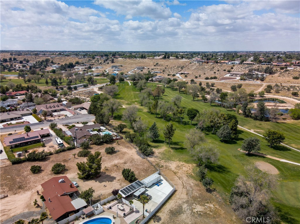 https://media.crmls.org/medias/85338e53-e2c4-437a-8b03-54bc0e7af531.jpg?preset=X-Large