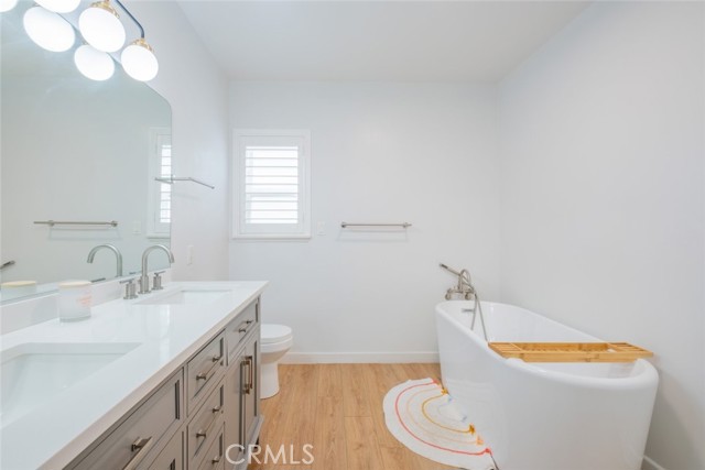 Detail Gallery Image 18 of 32 For 23100 Mulholland Dr, Woodland Hills,  CA 91364 - 4 Beds | 2 Baths
