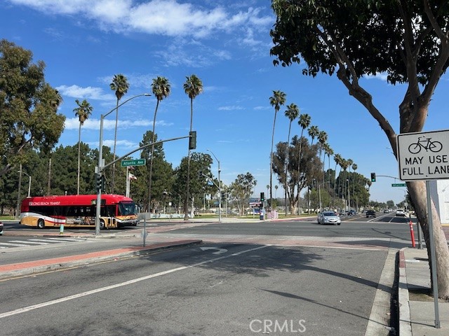 Walkable distance to park