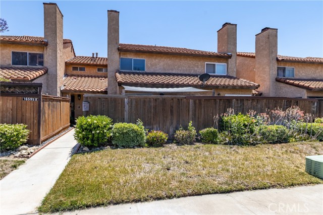 16595 Terrace Lane, Fontana CA: https://media.crmls.org/medias/853556f1-e2f1-47b3-a9f0-ab275e704bc2.jpg