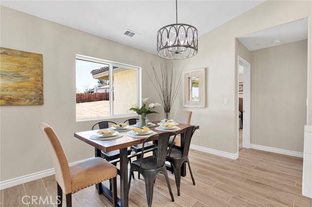 Detail Gallery Image 18 of 63 For 18525 Seaforth, Hesperia,  CA 92345 - 4 Beds | 2/1 Baths