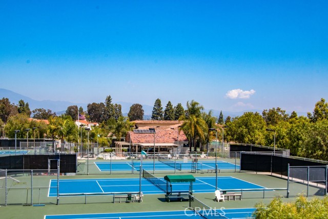 925 Ave Majorca, Laguna Woods CA: https://media.crmls.org/medias/8536130b-0fb9-49af-b433-08b97a32c036.jpg