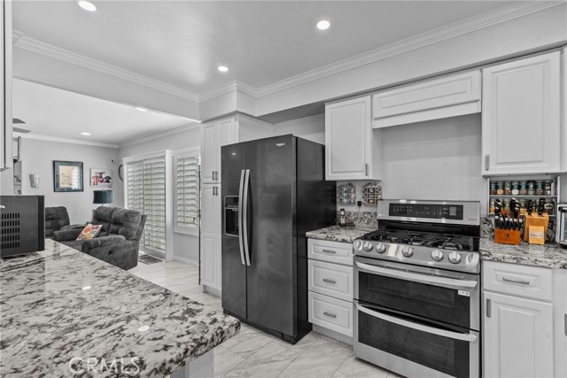 Detail Gallery Image 14 of 37 For 25536 Old Course Way, Valencia,  CA 91355 - 3 Beds | 2 Baths