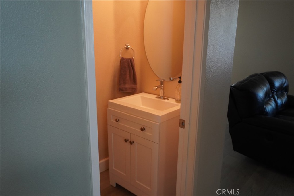 https://media.crmls.org/medias/8538c346-22e9-4e82-824e-53ae39f51ad3.jpg?preset=X-Large
