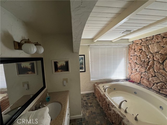 Detail Gallery Image 15 of 19 For 807 Virginia Court, Lake Arrowhead,  CA 92352 - 2 Beds | 2/1 Baths