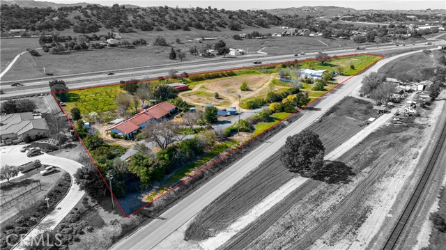 Detail Gallery Image 2 of 50 For 5335 Monterey, Paso Robles,  CA 93446 - 3 Beds | 3 Baths