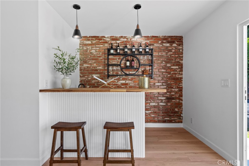 https://media.crmls.org/medias/85391dc8-f33b-45df-a770-6534a2273663.jpg?preset=X-Large