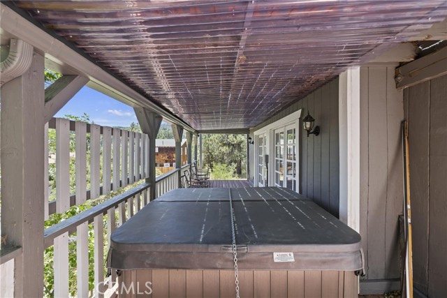 39325 Lodge Road, Fawnskin CA: https://media.crmls.org/medias/8539afd4-39f4-4583-ab7e-2920000e09aa.jpg