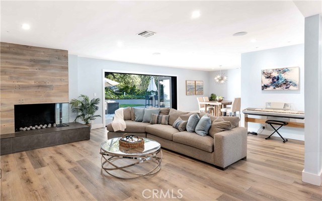 Detail Gallery Image 7 of 29 For 16688 Oldham St, Encino,  CA 91436 - 5 Beds | 3/1 Baths