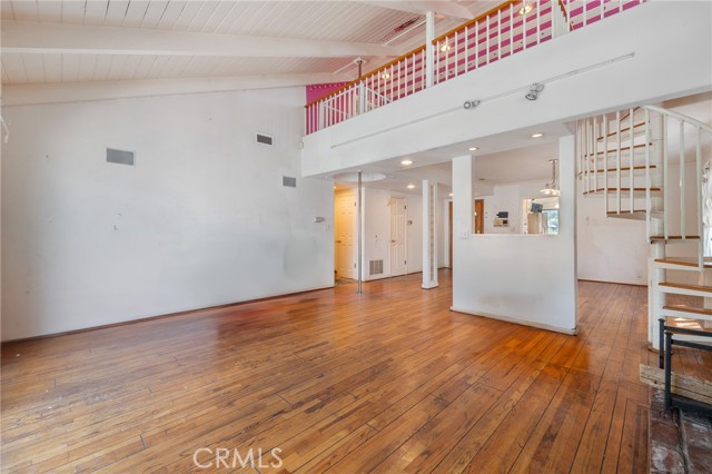 6913 Rubio Avenue, Lake Balboa CA: https://media.crmls.org/medias/853be2cf-36cb-4757-83df-954dfe81646c.jpg