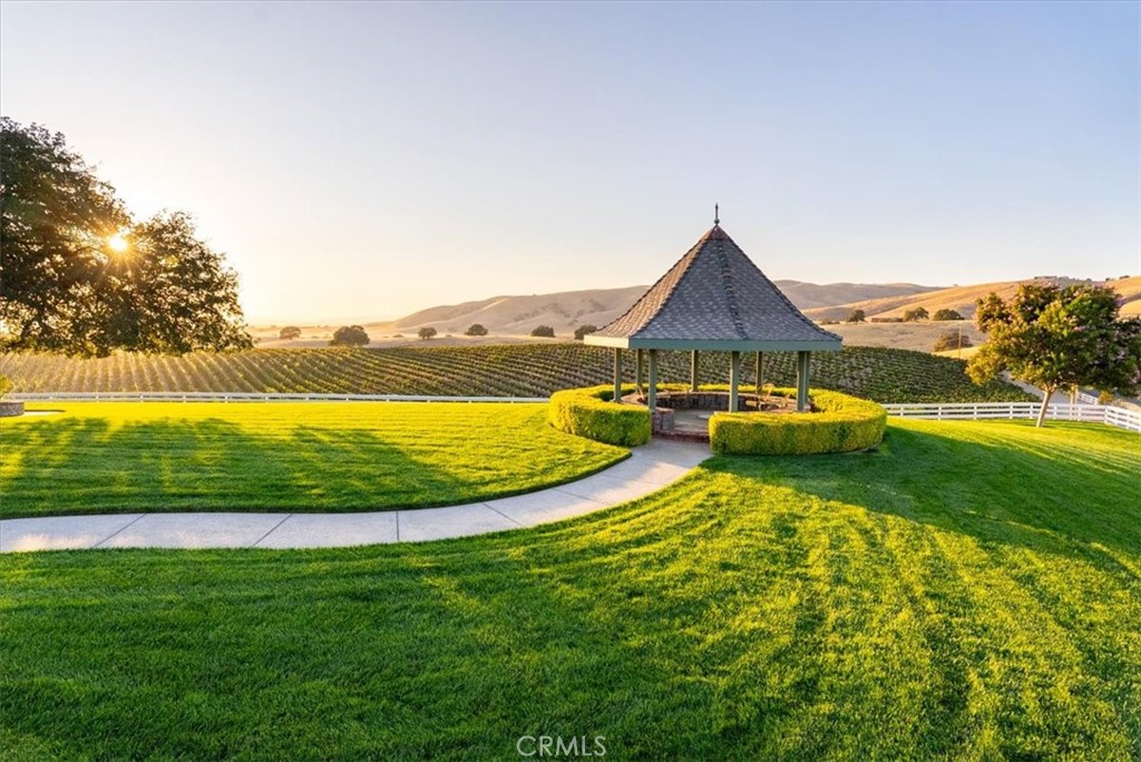 https://media.crmls.org/medias/853c6943-c800-4651-b9f2-312073206af7.jpg?preset=X-Large
