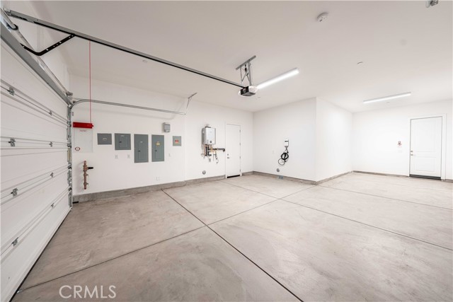 27554 Elderberry Dr, Valencia CA: https://media.crmls.org/medias/853c9871-a29a-444d-86f5-f010146b5f09.jpg