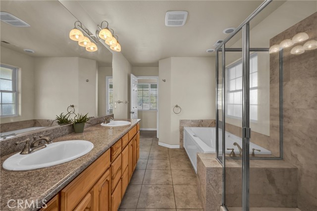 Detail Gallery Image 19 of 38 For 18695 Horseshoe Rd, Hidden Valley Lake,  CA 95467 - 3 Beds | 2/1 Baths