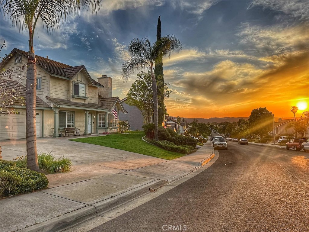 https://media.crmls.org/medias/853cbfb0-72ce-42bb-b393-62f2cc557e78.jpg?preset=X-Large