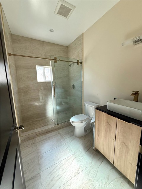 Detail Gallery Image 9 of 15 For 11650 Kittridge, North Hollywood,  CA 91606 - 2 Beds | 1 Baths