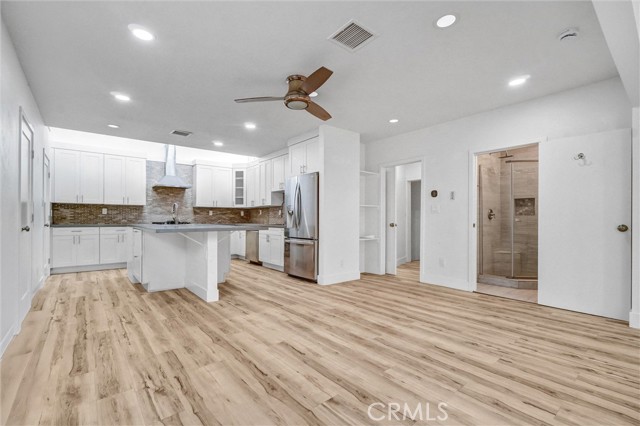 2321 Locust Avenue, Long Beach CA: https://media.crmls.org/medias/853d8c6a-6877-4258-9cf1-c6d8c32dabc9.jpg