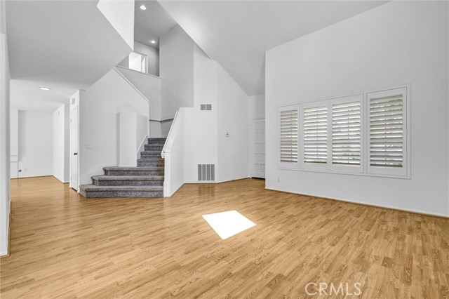 Detail Gallery Image 7 of 30 For 11 Corsica, Irvine,  CA 92614 - 4 Beds | 2/1 Baths