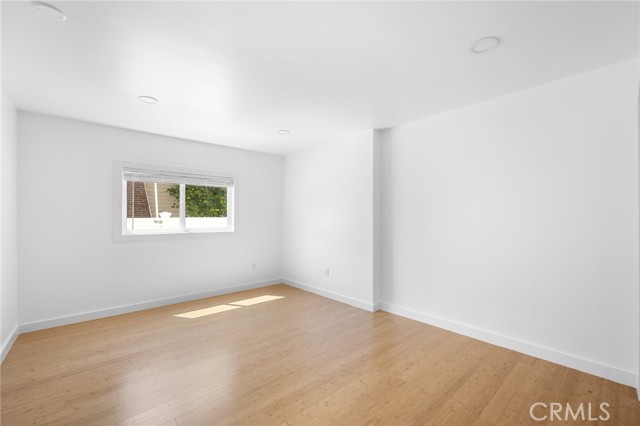 351 Salem Street, Glendale CA: https://media.crmls.org/medias/853e8e2a-2d4f-46d7-b6e5-9ad7244802fb.jpg