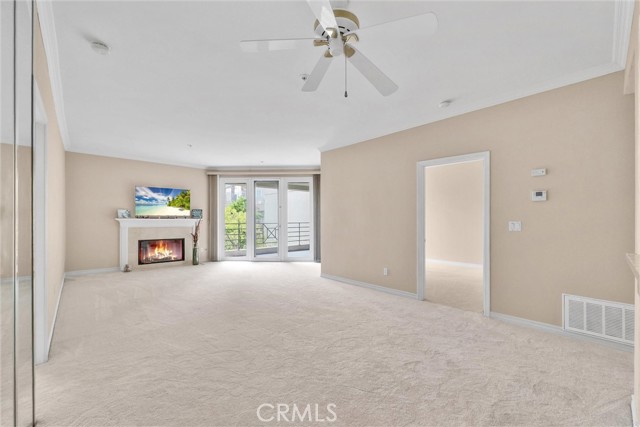 Image 15 of 40 For 2233 Martin  302