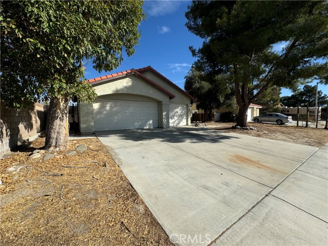 Detail Gallery Image 3 of 53 For 6133 Katrina Pl, Palmdale,  CA 93552 - 4 Beds | 2 Baths