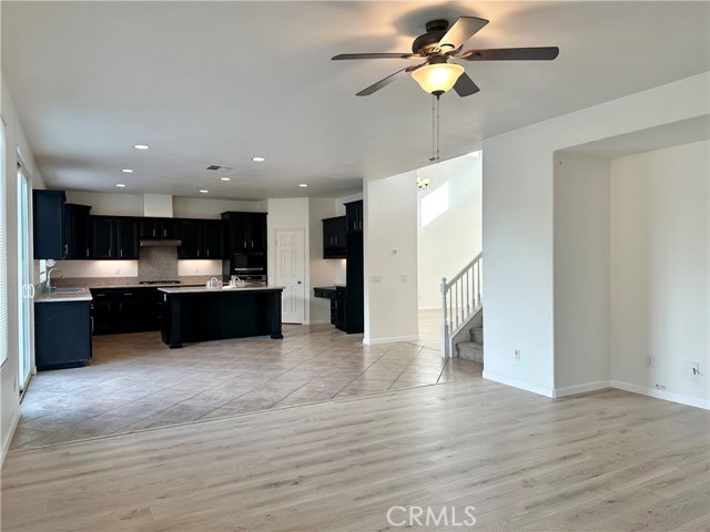 Detail Gallery Image 11 of 47 For 33564 Blue Water Way, Temecula,  CA 92592 - 4 Beds | 3 Baths