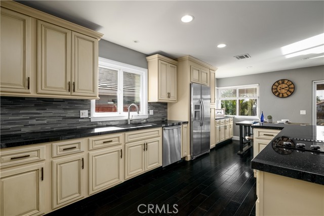 Detail Gallery Image 22 of 58 For 30205 Channel Way, Canyon Lake,  CA 92587 - 3 Beds | 2 Baths