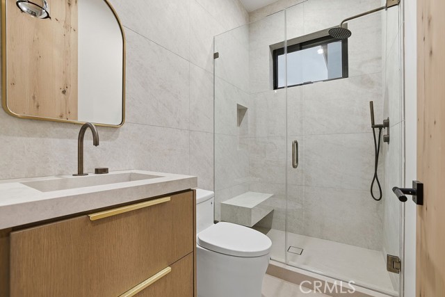 Detail Gallery Image 15 of 21 For 4623 Atoll Ave, Sherman Oaks,  CA 91423 - 5 Beds | 5/1 Baths