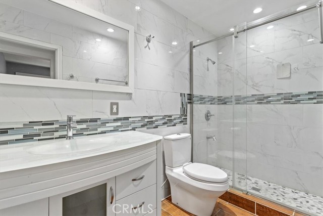 Detail Gallery Image 9 of 12 For 5847 Texhoma Ave, Encino,  CA 91316 - 3 Beds | 2 Baths