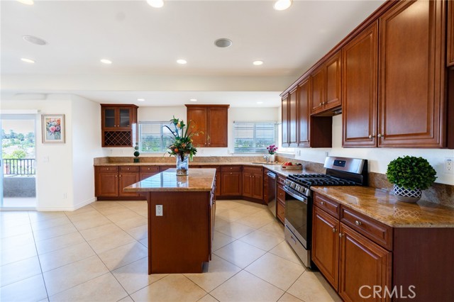 Detail Gallery Image 6 of 20 For 309 Camino De Gloria, Walnut,  CA 91789 - 4 Beds | 3/1 Baths