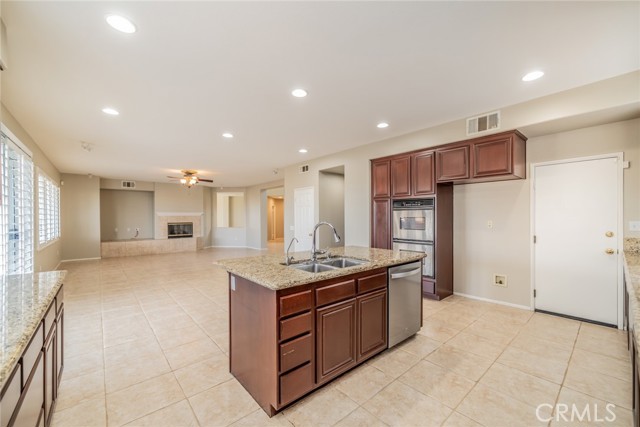 Detail Gallery Image 20 of 70 For 3675 Sunmeadow St, Corona,  CA 92881 - 6 Beds | 4 Baths