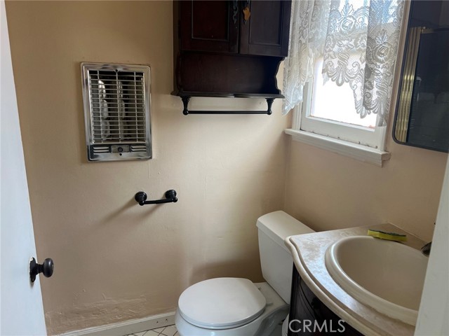 Detail Gallery Image 11 of 19 For 2524 W 115th St, Hawthorne,  CA 90250 - 4 Beds | 2 Baths