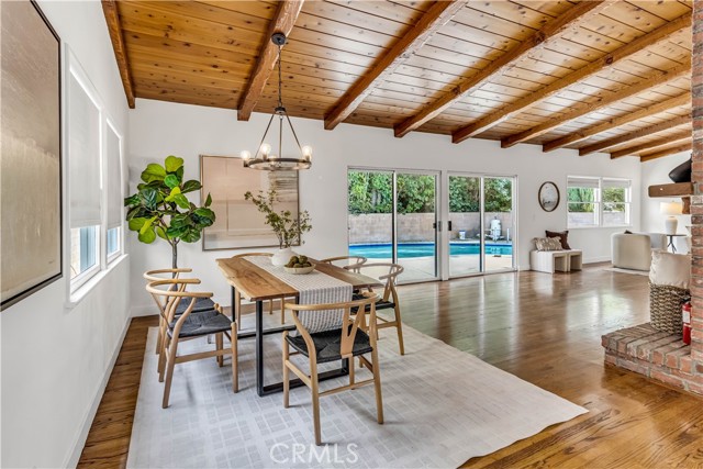 Detail Gallery Image 9 of 27 For 8308 Zelzah, Northridge,  CA 91325 - 3 Beds | 2 Baths