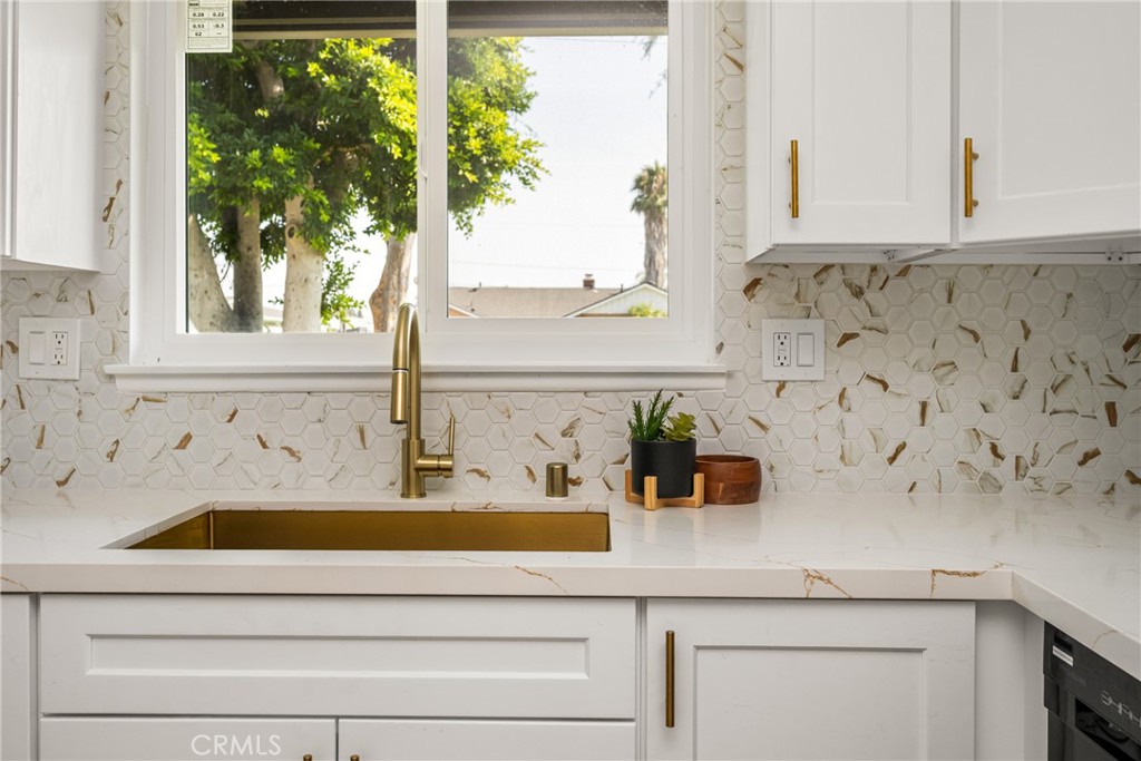 8542ce60 2137 49fc 990f 33f2e0ad6d54