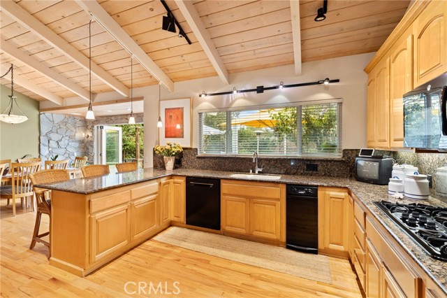 Detail Gallery Image 9 of 46 For 121 Greenbrier Dr, Aptos,  CA 95003 - 4 Beds | 2/1 Baths