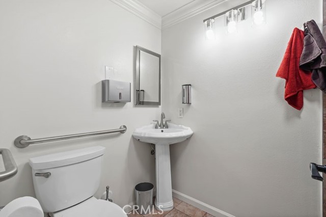 Detail Gallery Image 11 of 16 For 2399 Lee Street, Simi Valley,  CA 93065 - 5 Beds | 2 Baths