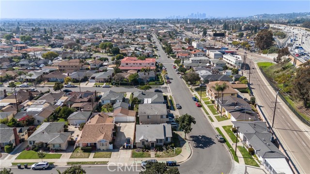 231 Blackshear Avenue, Los Angeles CA: https://media.crmls.org/medias/8544040f-dfcb-46d4-b94e-9cefbf1db484.jpg