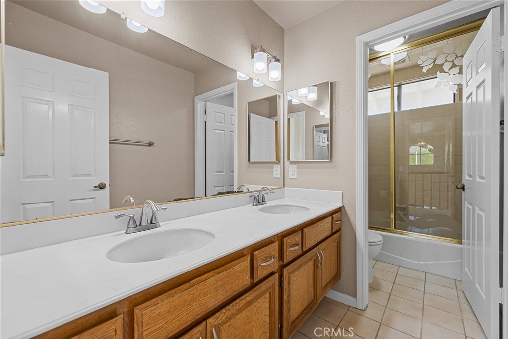 MLS #OC25231076 image #33