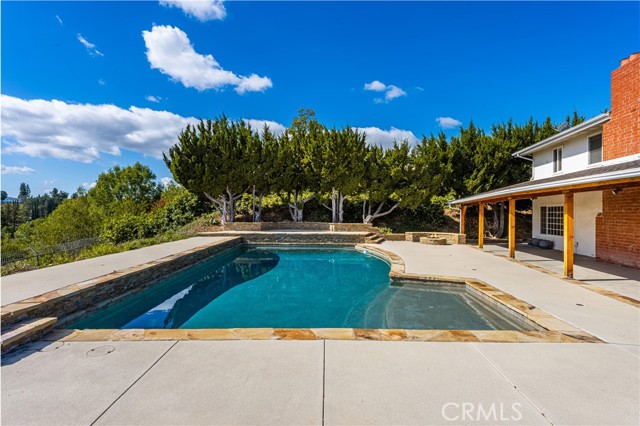Detail Gallery Image 21 of 75 For 6040 Pat Ave, Woodland Hills,  CA 91367 - 5 Beds | 4/2 Baths
