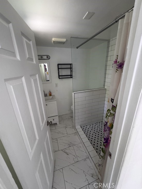 Detail Gallery Image 3 of 5 For 563 W 12th St, San Pedro,  CA 90731 - 3 Beds | 2 Baths
