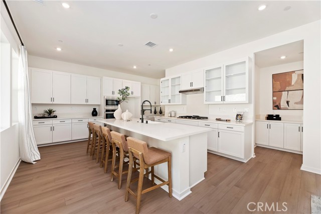 Detail Gallery Image 3 of 67 For 15800 Conservatory Dr, Fontana,  CA 92336 - 5 Beds | 4/1 Baths