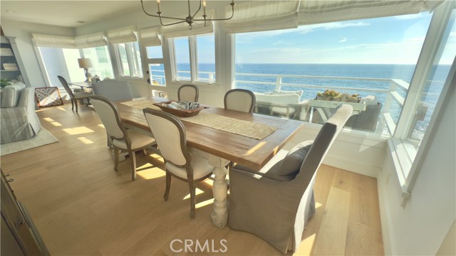 7 Camel Point Drive, Laguna Beach CA: https://media.crmls.org/medias/85477ea1-56f0-41d6-96bb-e93f547ca413.jpg
