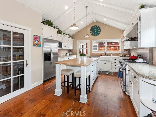 Detail Gallery Image 2 of 15 For 26761 Calle Ultima, Dana Point,  CA 92624 - 4 Beds | 2/1 Baths