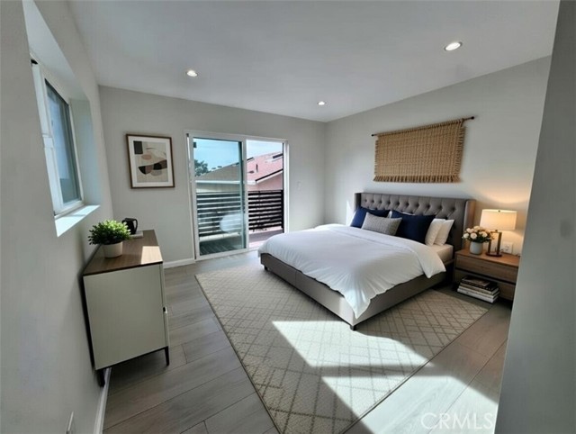 Front Image Thumbnail for CRGD25275406