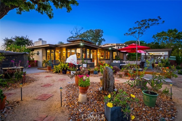 1687 Temple Hills Drive, Laguna Beach CA: https://media.crmls.org/medias/8549316d-6662-4145-b20a-a722270432fd.jpg