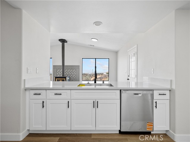 Detail Gallery Image 8 of 38 For 5620 Ailanthus St, Phelan,  CA 92371 - 4 Beds | 2 Baths