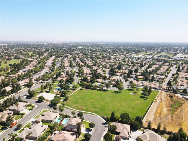Detail Gallery Image 7 of 61 For 12011 Manorwood St, Bakersfield,  CA 93311 - 4 Beds | 2/1 Baths