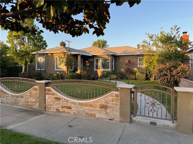 Detail Gallery Image 1 of 23 For 812 N Dickel St, Anaheim,  CA 92805 - 2 Beds | 2 Baths